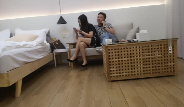 《91西门庆探花》酒店嫖妓偷拍黑色高跟坐台女