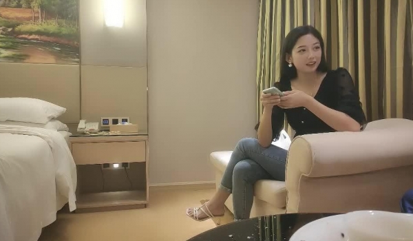 【小马寻花】第二场 再约外围女神 肤白貌美大长腿，温柔甜美乖巧，小马哥大展神威，娇喘呻吟精品