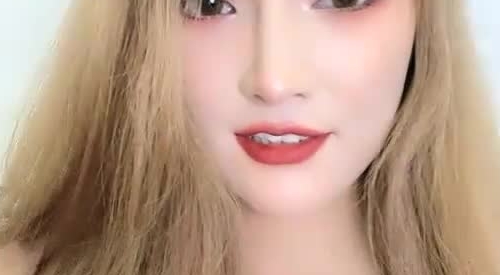 人间水蜜桃妖艳妹子皮卡丘内衣道具自慰，香蕉带套抽插拨开内裤大黑牛震动，粉嫩无毛逼非常诱人