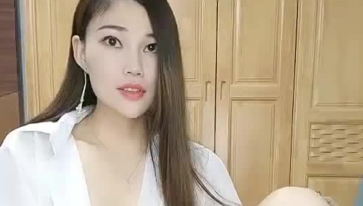 吸精小奴隶新人美少妇玩大转盘自慰啪啪，特写假吊抽插69口交上位骑坐猛操