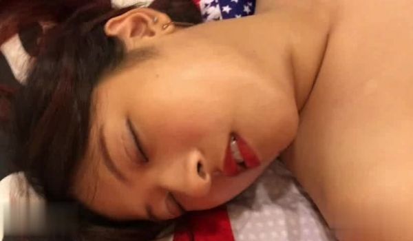台湾情侣 台中大奶子女生陈可芳被男友灌醉后肆意玩弄 分手后被曝光