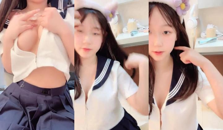【美女落九川】高颜值20岁，活力美少女，学生制服，卡哇伊内衣，掏出粉嫩大奶子揉捏，拨开内裤双指猛