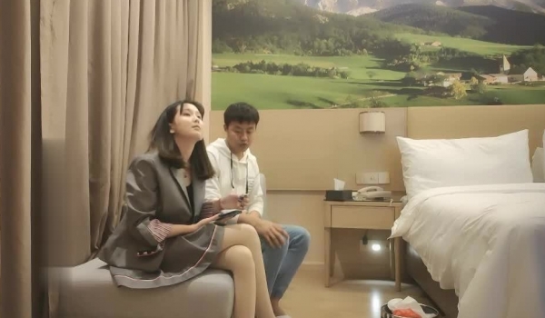 【壹屌寻花】第三场，初恋女神来袭，甜美校园风，温柔苗条娇嫩00后，品质保证人气爆棚