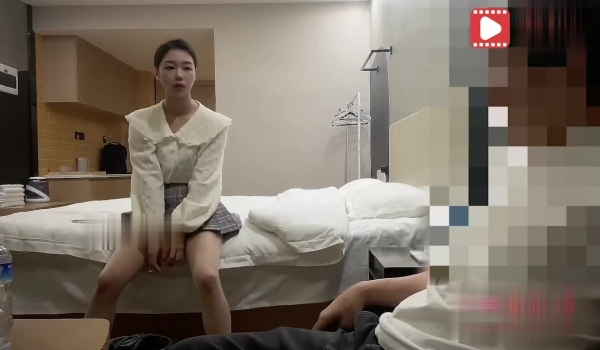 学生妹探花田伯光最近改路子搞少妇了酒店约炮 ️身材苗条背着老公出来挣外快良家小少妇，叫声淫荡口活