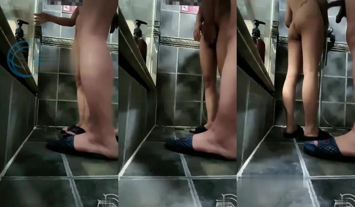 趁老婆生病，和丈母娘洗鸳鸯浴