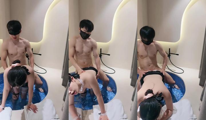 新人【宠物母狗】健身教练酒店约啪学员~调教母狗学员
