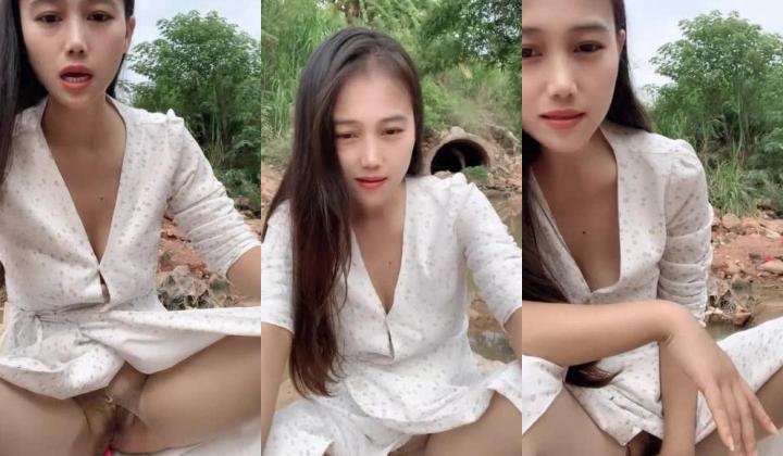 御姐女神【宝宝】极品大长腿 丝袜裸空 巨乳翘臀 逼毛稀疏 美穴名器 户外跳蛋自慰 真实自然