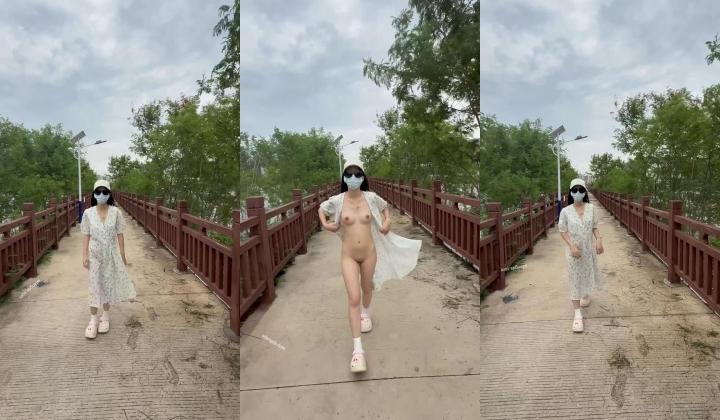 yaoyao0741(小夭) - 深圳南山03年极品露出反差学妹 表面文静内里淫荡自由穿梭校园露
