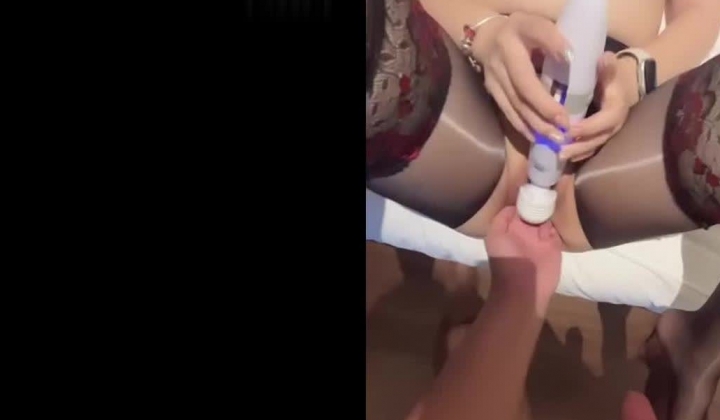 顶级巨乳风韵御姐【花有容】两个极品大奶子是真的软 穿着开档油亮黑丝被各种抽插