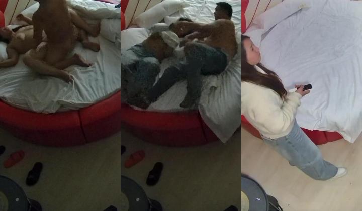 情趣台 一对胖胖的情侣 女人全身肉肉的 Q弹Q弹的 男人顿激烈撞击 小奶子翻飞的样子好迷眼