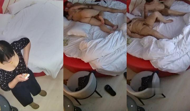 情趣台 社会男约了个丰满的小少妇 会的东西挺多的 还敢骑在社会男后背的老虎上 直接操翻