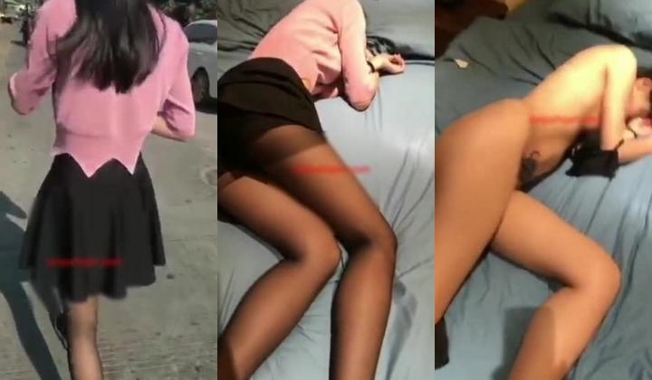 渣男请贪吃女同事 往饮料里加料带到酒店扒光穿上丝袜舔脚搂起腿啪啪啪，被操到流口水