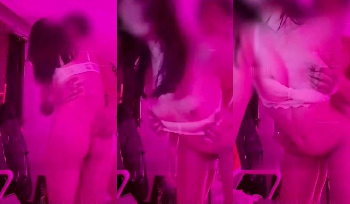专攻高颜值网红台湾泡良大神「郑原创」跟夜店认识的女生趁女伴喝醉在旁大胆偷情，KTV厕所上了朋友的