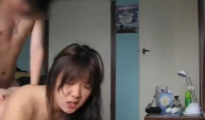 商务酒店钟点房拍摄到的女神级妹子与纹身小伙开房偷情私会啪啪 由浅入深慢慢调情进入呻吟表情好销魂 露脸高清
