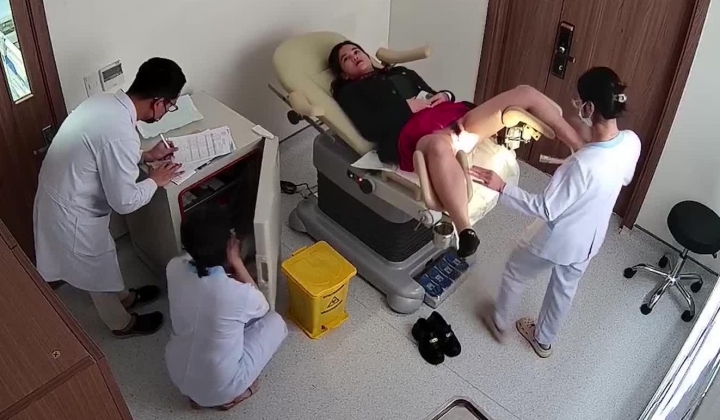 仁爱医院监控破解 真实记录男医生给少妇做阴道检查