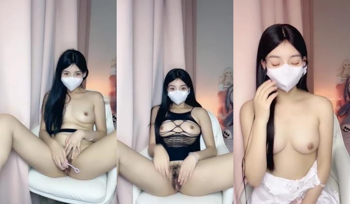 新人，甜甜少女，空乘专业学生妹，【雪妹】，肤白貌美，小穴粉嫩水汪汪，尤物女神大尺度自慰