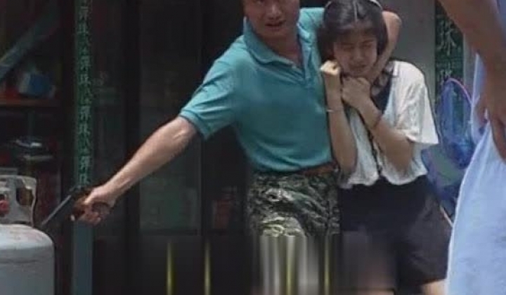 三级警匪片之烈火女警花