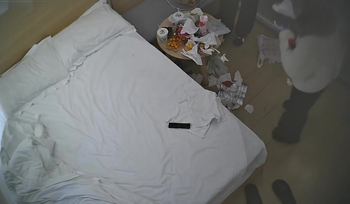 酒店偷拍 连续两天入住情侣气质甜美又身材不错的美女喜欢上位榨取男友精液