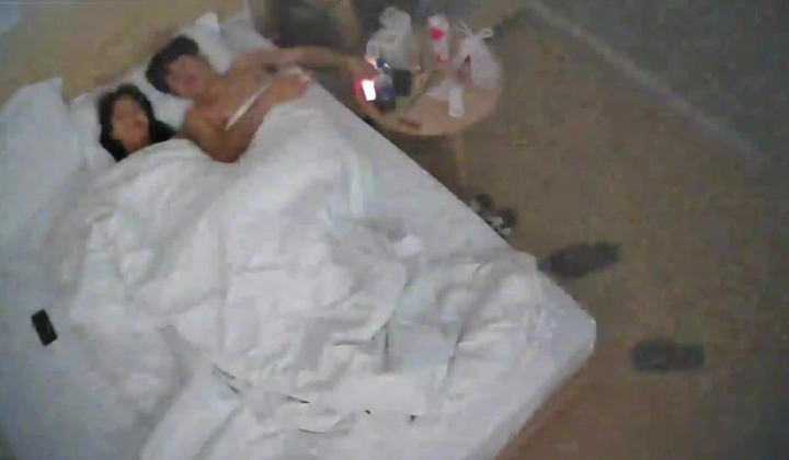 酒店偷拍 连续两天入住情侣气质甜美又身材不错的美女喜欢上位榨取男友精液