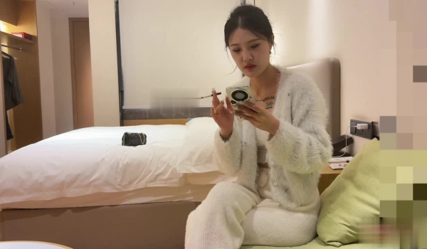 探花小李约炮东北妹子性格活泼在床上深喉口交给她干高潮说从来没这么爽过