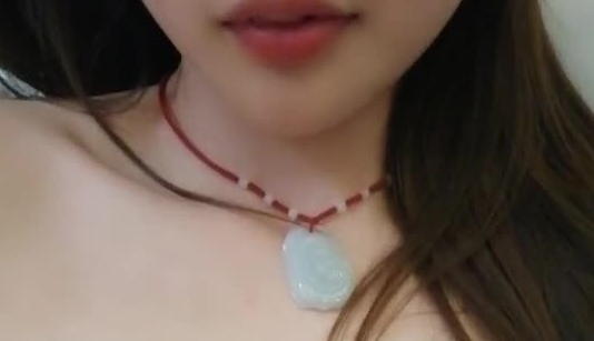 深夜酒店私会良家女神 【轩逸探花】胸前红樱桃 丰盈圆润 雪腻双峰 湿漉漉花瓣中春水泉涌