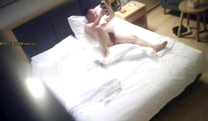 酒店偷拍 身体韵味十足的少妇和老相好操逼