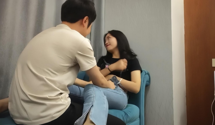 熟女探花_妩媚妖娆少妇，身材保养得还不错，拉手后入猛草呻吟娇喘