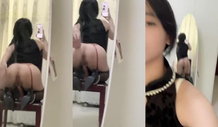 超清纯女大学生在家完成主人任务 带小狗尾巴肛塞爬行 高潮喷水！清纯淫荡切换只在一瞬间