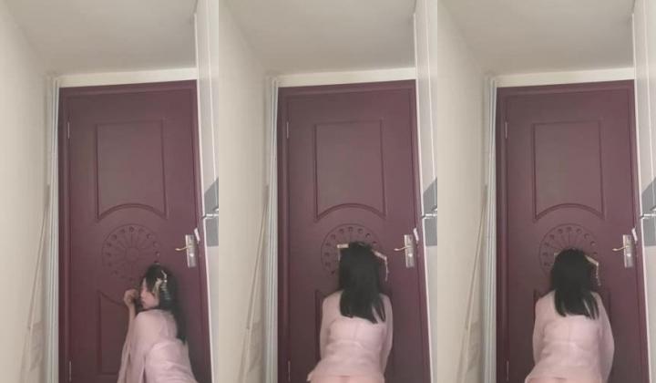 超清纯女大学生在家完成主人任务 带小狗尾巴肛塞爬行 高潮喷水！清纯淫荡切换只在一瞬间