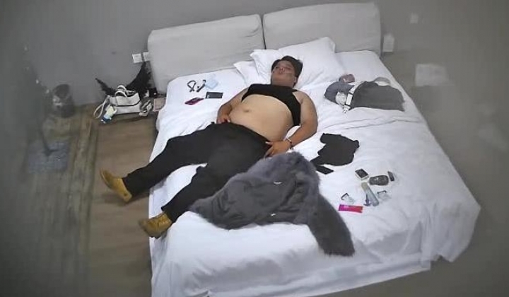 万圣节天使翅膀装模特参加完节日后主动给摄影师性服务满足