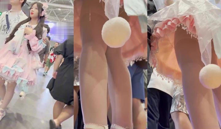 街拍抄底大神『KFC』全是青春靓妹 好看的小姐姐
