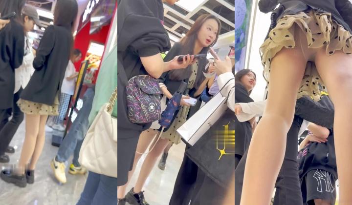街拍抄底大神『KFC』全是青春靓妹 好看的小姐姐