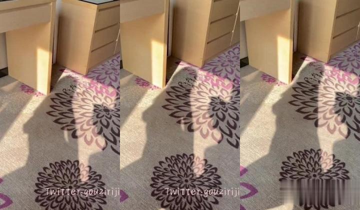 SM调教大神『骚猪日记』圈养各种妹子 多种方式SP虐阴侮辱责罚 想怎么玩就怎么玩，配合度满分