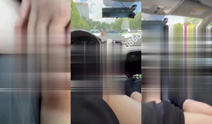 极品淫乱盛宴『武汉情侣』带上一群单男轮奸两只小母狗，三个洞都被填满，小母狗非常配合撅起屁股让单男