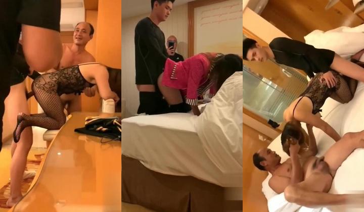 高颜值健壮教练下海做鸭 ️狂操老娘们还要和绿帽光头大叔舌吻一块淫乱3P真惨，小哥这颜值傍个富婆不