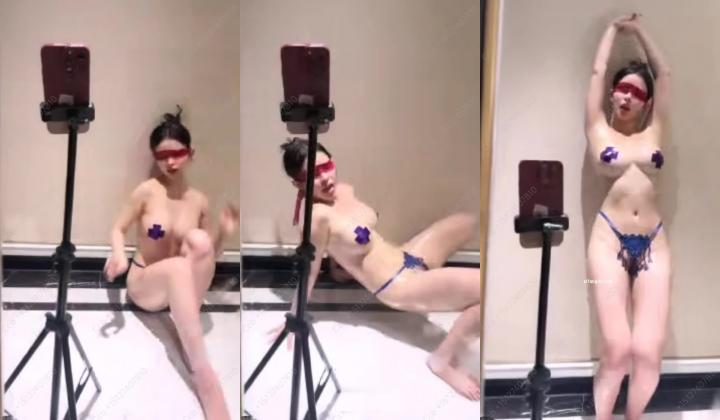 抖音颜值嫩妹【嗏烧包】极品骚逼，好身材大长腿，裸舞诱惑，一对一演出被大哥出卖