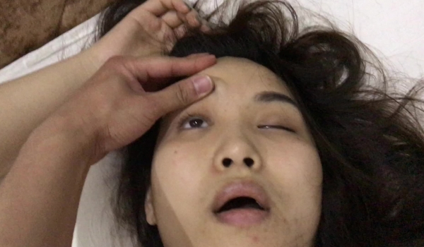 【重磅推荐】收藏记录猥琐男玩弄十位高颜值美女，各种摆弄玩逼啪啪应有尽有