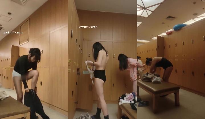 坑爹女主播【少女时代】 潜入洗浴中心更衣室偷拍几位顶美颜值身材的少妇，裸体太诱人了