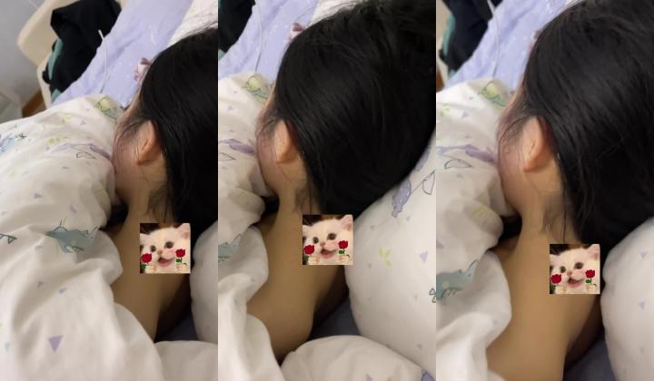 学妹收割机【江南第一深情】玩操05年失恋妹妹，稀毛嫩穴用大屌安抚她