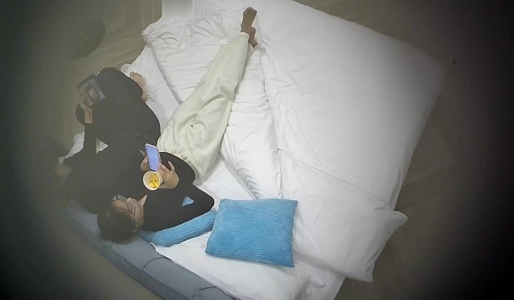 生理期的女友袒胸露乳用口助我解决生理需求