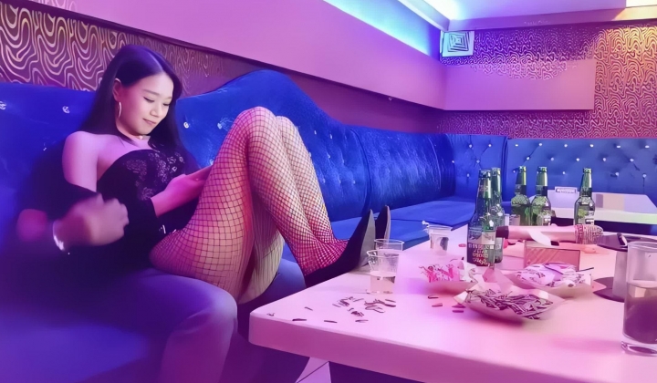 歌厅探花_网袜颜值公主，唱完歌加钱包房啪啪