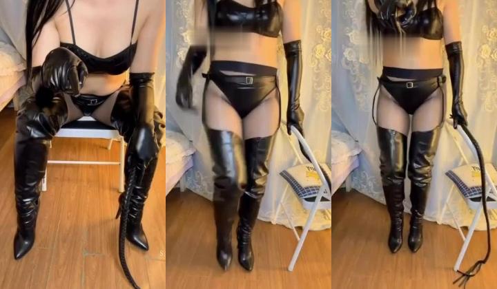 快手骚逼女S【桃子佳人】淫语调教龟男，裸舞诱惑，大尺度掰逼展示，道具自慰高潮