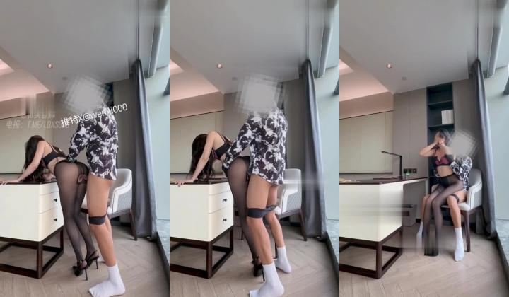 肉臀果儿办公室爆操黑丝高跟女秘书,有喜欢看隔丝插的吗,近距离视觉冲击观看大屌隔丝抽插黑丝骚臀