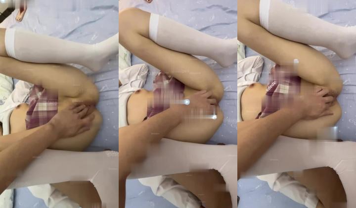 学妹收割机【江南第一深情】玩操05年失恋妹妹，稀毛嫩穴用大屌安抚她