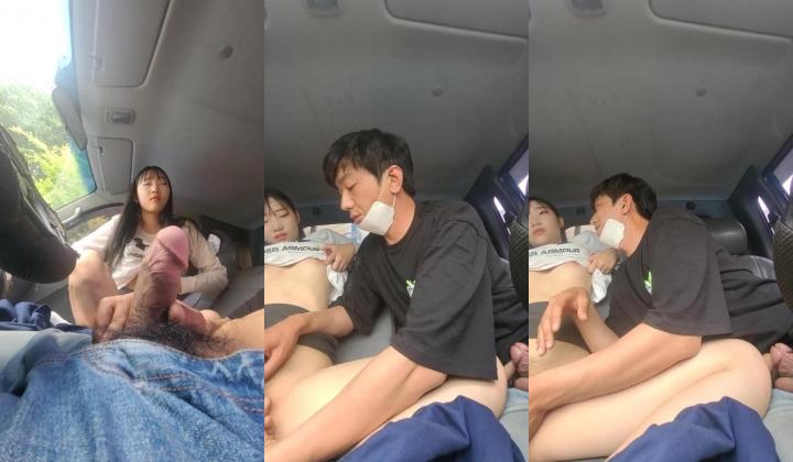 我最喜欢的日韩情侣自拍第54弹 高颜值韩国情侣性爱大战，口交、足交、天台吃吊，简直爽翻了