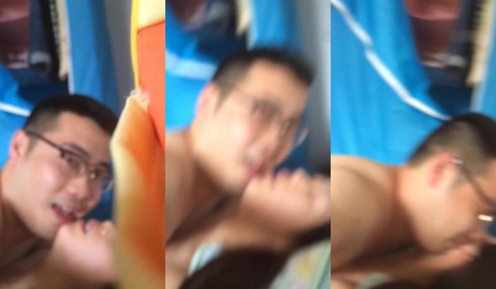 《换妻俱乐部泄密流出》绿帽老公带着老婆和其他男人玩3P,4P 完美露脸