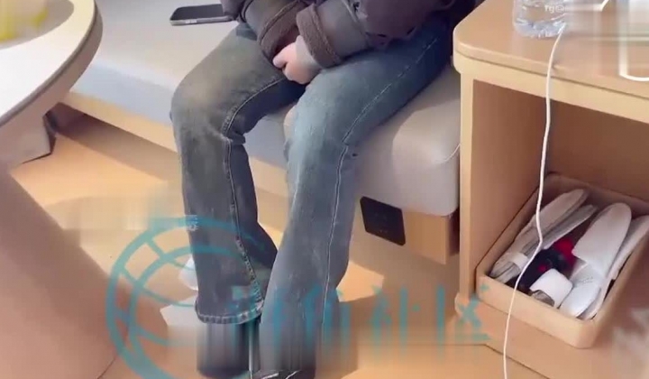 【海角社区】强草F罩杯姐姐大神ID：『丰乳肥臀的姐姐』