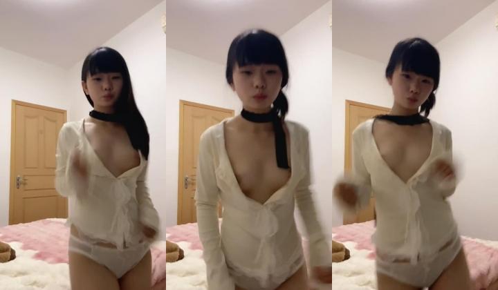 新人18岁四川学生妹，好骚，好嫩，【07练习生】，抖音热舞信手拈来，不过呈现的是裸体版，刺激，三