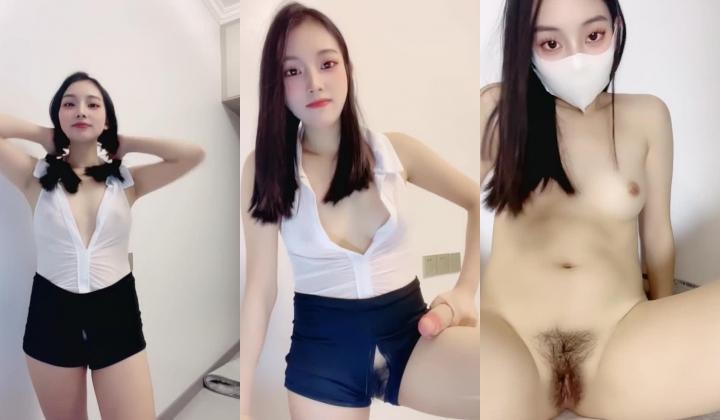 日盼夜盼清纯女神【一只张包包】终于下海了，汉服脸穴同框道具自慰，好销魂