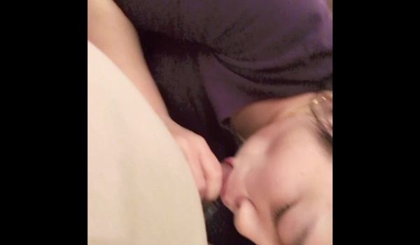 光头单身老李爆肏麻将社结识的出轨骚人妻醉酒迷煳中被进入 肏清醒后秒变荡妇 招架不住的老李爽得直呻